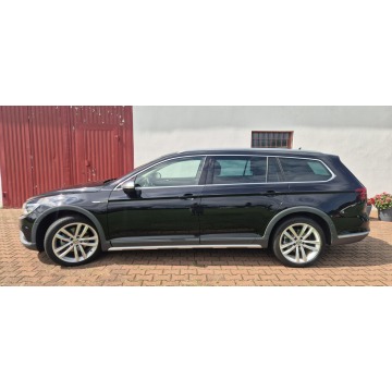 Volkswagen Passat  Kombi 2017,  2.0 benzyna, automat - Na sprzedaż za 78 800 zł - Paproć - zdjęcie 6