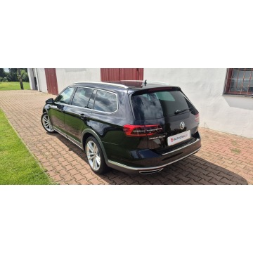 Volkswagen Passat  Kombi 2017,  2.0 benzyna, automat - Na sprzedaż za 78 800 zł - Paproć - zdjęcie 7