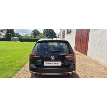 Volkswagen Passat  Kombi 2017,  2.0 benzyna, automat - Na sprzedaż za 78 800 zł - Paproć - zdjęcie 8