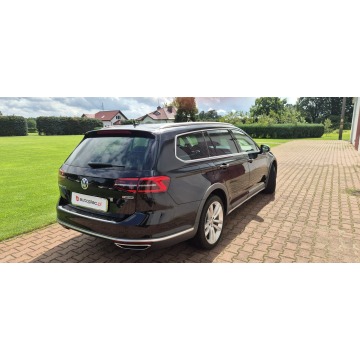 Volkswagen Passat  Kombi 2017,  2.0 benzyna, automat - Na sprzedaż za 78 800 zł - Paproć - zdjęcie 9