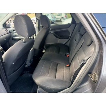 Ford Focus  Hatchback 2009,  1.8 diesel - Na sprzedaż za 2 950,00 zł - Tarnów - zdjęcie 6