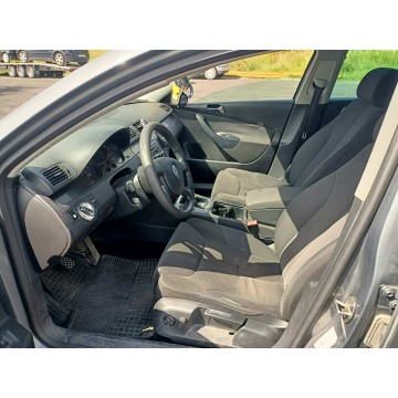 Volkswagen Passat  Kombi 2005,  2.0 diesel - Na sprzedaż za 4 950,00 zł - Tarnów - zdjęcie 5