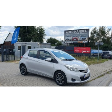 Toyota Yaris - Kamera cofania/6 biegów/Zestaw głośnomówiący/Klima/Piękne alufelgi
