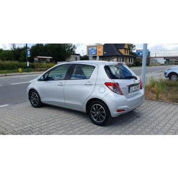 Toyota Yaris  Hatchback 2012,  1.3 benzyna - Na sprzedaż za 31 700 zł - Przyszowice - zdjęcie 3