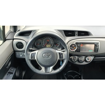 Toyota Yaris  Hatchback 2012,  1.3 benzyna - Na sprzedaż za 31 700 zł - Przyszowice - zdjęcie 11
