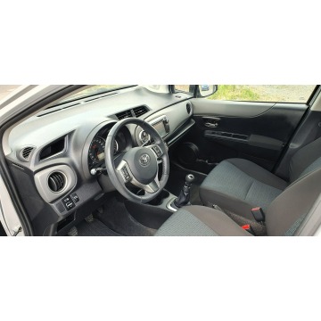 Toyota Yaris  Hatchback 2012,  1.3 benzyna - Na sprzedaż za 31 700 zł - Przyszowice - zdjęcie 12
