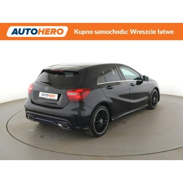 Mercedes - Benz A-klasa  Hatchback 2017,  1.6 benzyna - Na sprzedaż za 63 900 zł - Warszawa - zdjęcie 7