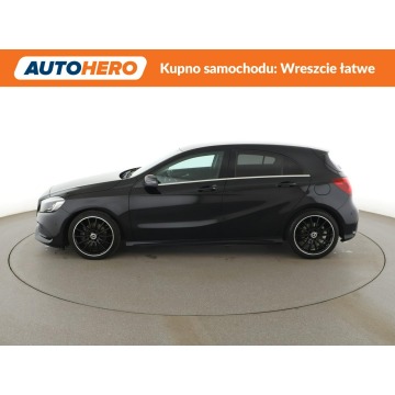 Mercedes - Benz A-klasa  Hatchback 2017,  1.6 benzyna - Na sprzedaż za 63 900 zł - Warszawa - zdjęcie 2