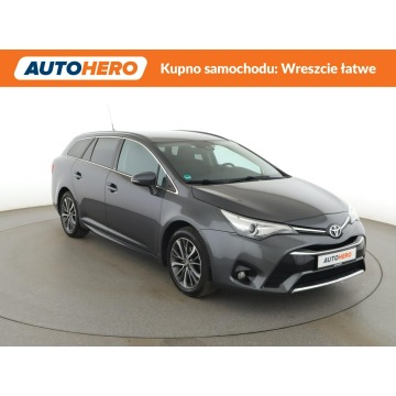 Toyota Avensis  Kombi 2017,  1.8 benzyna, automat - Na sprzedaż za 59 900 zł - Warszawa - zdjęcie 10