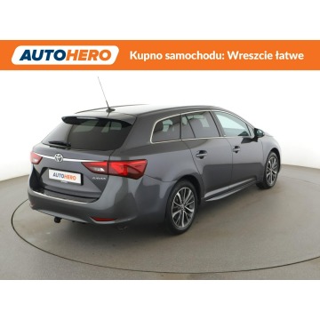Toyota Avensis  Kombi 2017,  1.8 benzyna, automat - Na sprzedaż za 59 900 zł - Warszawa - zdjęcie 7