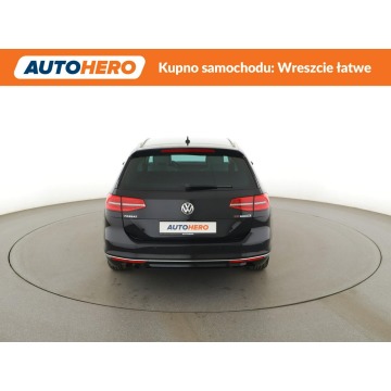 Volkswagen Passat  Kombi 2016,  1.8 benzyna, automat - Na sprzedaż za 60 500 zł - Warszawa - zdjęcie 6