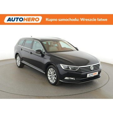 Volkswagen Passat  Kombi 2016,  1.8 benzyna, automat - Na sprzedaż za 60 500 zł - Warszawa - zdjęcie 10