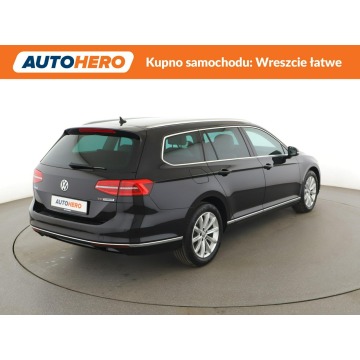 Volkswagen Passat  Kombi 2016,  1.8 benzyna, automat - Na sprzedaż za 60 500 zł - Warszawa - zdjęcie 7