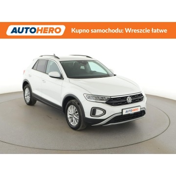 Volkswagen T-Roc  SUV 2022,  1.0 benzyna - Na sprzedaż za 75 900 zł - Warszawa - zdjęcie 10