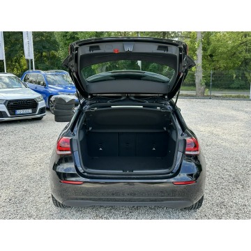 Mercedes - Benz A-klasa  Hatchback 2020,  1.3 benzyna, automat - Na sprzedaż za 97 900 zł - Pęcice - zdjęcie 9