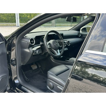 Mercedes - Benz A-klasa  Hatchback 2020,  1.3 benzyna, automat - Na sprzedaż za 97 900 zł - Pęcice - zdjęcie 10