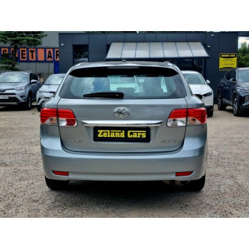 Toyota Avensis  Kombi 2012,  1.8 benzyna - Na sprzedaż za 28 900 zł - Szczecin - zdjęcie 6