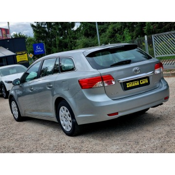 Toyota Avensis  Kombi 2012,  1.8 benzyna - Na sprzedaż za 28 900 zł - Szczecin - zdjęcie 7
