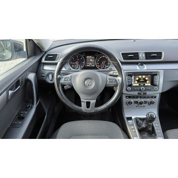 Volkswagen Passat  Kombi 2014,  2.0 diesel - Na sprzedaż za 29 900 zł - Wrocław - zdjęcie 4