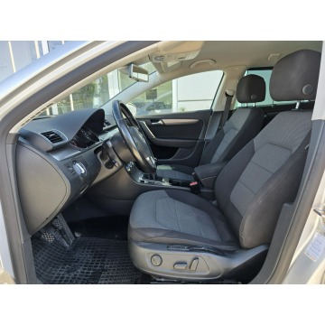 Volkswagen Passat  Kombi 2014,  2.0 diesel - Na sprzedaż za 29 900 zł - Wrocław - zdjęcie 11