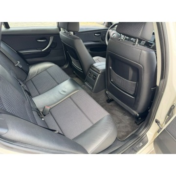 BMW Seria 3  Kombi 2010,  2.0 diesel - Na sprzedaż za 19 800 zł - Szerominek - zdjęcie 8