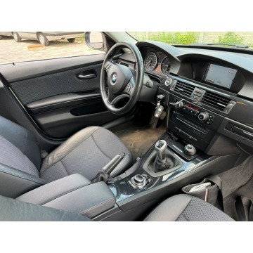 BMW Seria 3  Kombi 2010,  2.0 diesel - Na sprzedaż za 19 800 zł - Szerominek - zdjęcie 9