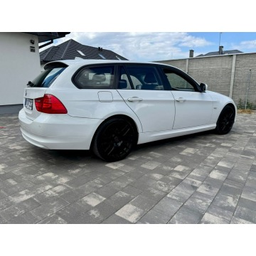 BMW Seria 3  Kombi 2010,  2.0 diesel - Na sprzedaż za 19 800 zł - Szerominek - zdjęcie 12