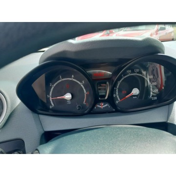 Ford Fiesta  Liftback 2011,  1.2 benzyna - Na sprzedaż za 15 500 zł - Szerominek - zdjęcie 7