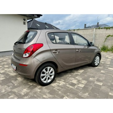 Hyundai i20  Liftback 2013,  1.2 benzyna - Na sprzedaż za 18 800 zł - Szerominek - zdjęcie 2