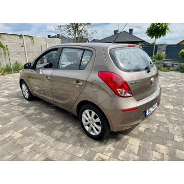 Hyundai i20  Liftback 2013,  1.2 benzyna - Na sprzedaż za 18 800 zł - Szerominek - zdjęcie 6