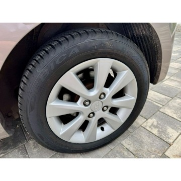 Hyundai i20  Liftback 2013,  1.2 benzyna - Na sprzedaż za 18 800 zł - Szerominek - zdjęcie 8
