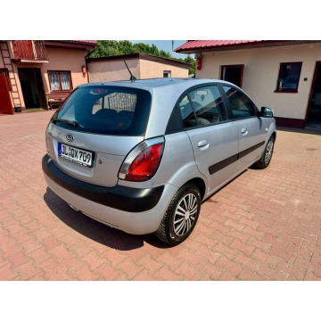 Kia Rio  Liftback 2008,  1.5 benzyna - Na sprzedaż za 8 800,00 zł - Szerominek - zdjęcie 4