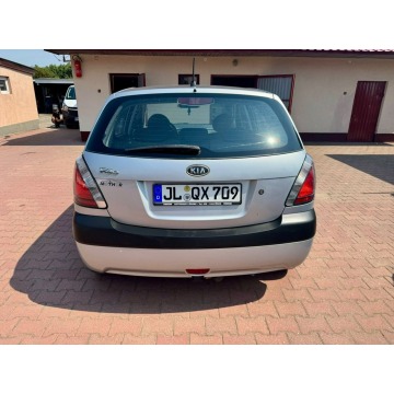 Kia Rio  Liftback 2008,  1.5 benzyna - Na sprzedaż za 8 800,00 zł - Szerominek - zdjęcie 3