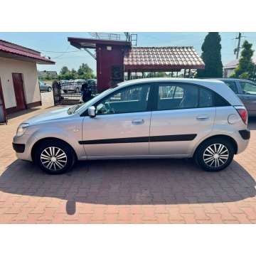 Kia Rio  Liftback 2008,  1.5 benzyna - Na sprzedaż za 8 800,00 zł - Szerominek - zdjęcie 5