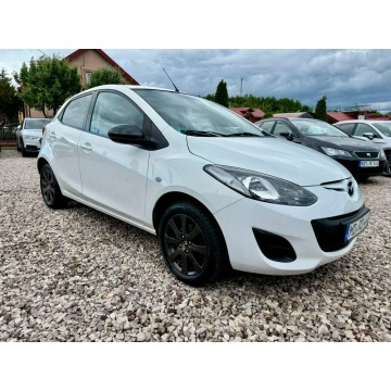 Mazda 2  Liftback 2014,  1.3 benzyna - Na sprzedaż za 17 700 zł - Szerominek - zdjęcie 3