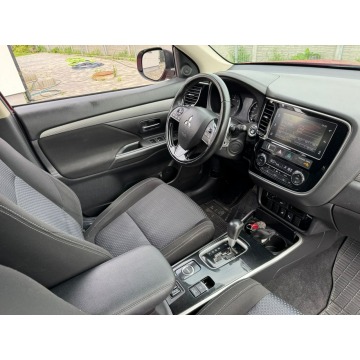 Mitsubishi Outlander  SUV 2018,  2.3 diesel, automat - Na sprzedaż za 49 900 zł - Szerominek - zdjęcie 5