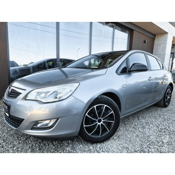 Opel Astra  Hatchback 2012,  1.4 benzyna - Na sprzedaż za 24 899 zł - Tychy - zdjęcie 2