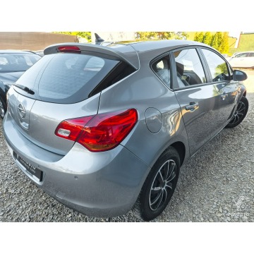 Opel Astra  Hatchback 2012,  1.4 benzyna - Na sprzedaż za 24 899 zł - Tychy - zdjęcie 4