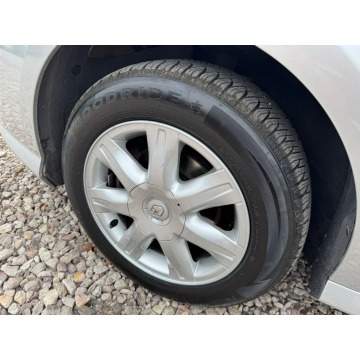 Renault Laguna  Liftback 2010,  1.6 benzyna - Na sprzedaż za 13 900 zł - Szerominek - zdjęcie 8