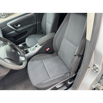 Renault Laguna  Liftback 2010,  1.6 benzyna - Na sprzedaż za 13 900 zł - Szerominek - zdjęcie 12
