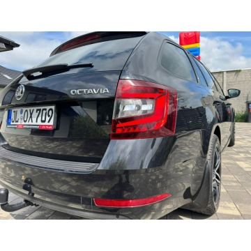 Skoda Octavia  Kombi 2019,  2.0 diesel, automat - Na sprzedaż za 49 999 zł - Szerominek - zdjęcie 4