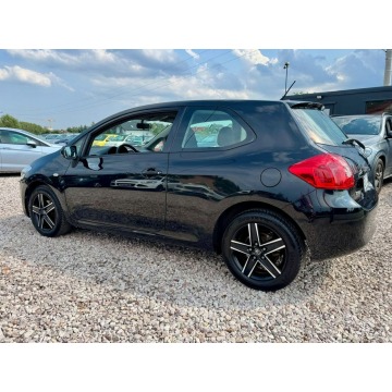 Toyota Auris  Liftback 2007,  1.6 benzyna - Na sprzedaż za 17 700 zł - Szerominek - zdjęcie 5