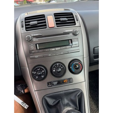 Toyota Auris  Liftback 2007,  1.6 benzyna - Na sprzedaż za 17 700 zł - Szerominek - zdjęcie 9