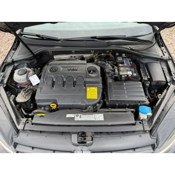 Volkswagen Golf  Kombi 2017,  1.6 diesel - Na sprzedaż za 32 900 zł - Szerominek - zdjęcie 10