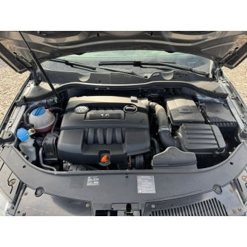 Volkswagen Passat  Kombi 2005,  1.6 benzyna - Na sprzedaż za 9 900,00 zł - Szerominek - zdjęcie 2
