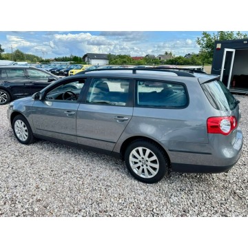 Volkswagen Passat  Kombi 2005,  1.6 benzyna - Na sprzedaż za 9 900,00 zł - Szerominek - zdjęcie 7