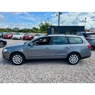 Volkswagen Passat  Kombi 2005,  1.6 benzyna - Na sprzedaż za 9 900,00 zł - Szerominek - zdjęcie 11
