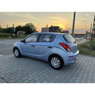 Hyundai i20  Hatchback 2013,  1.2 benzyna - Na sprzedaż za 22 800 zł - Przyszowice - zdjęcie 3