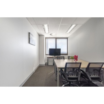 Prywatne biuro dla 3 osób w Regus Jaracza
