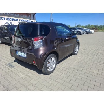 Toyota iQ  Hatchback 2010,  1.0 - Na sprzedaż za 11 500 zł - Malutkie - zdjęcie 4